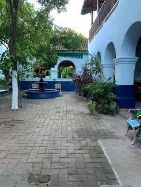 Гостиница Copper Canyon Riverside Lodge  Батопилас